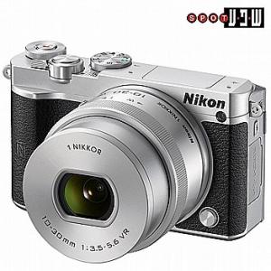 Nikon 1 J5 Kit 10-30mm הדר
